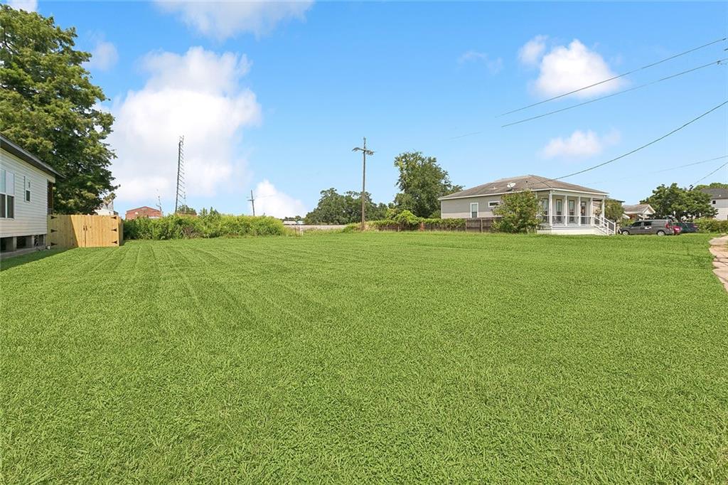 1404 Alexander Avenue Arabi, LA 70032 - Photo 4 of 27