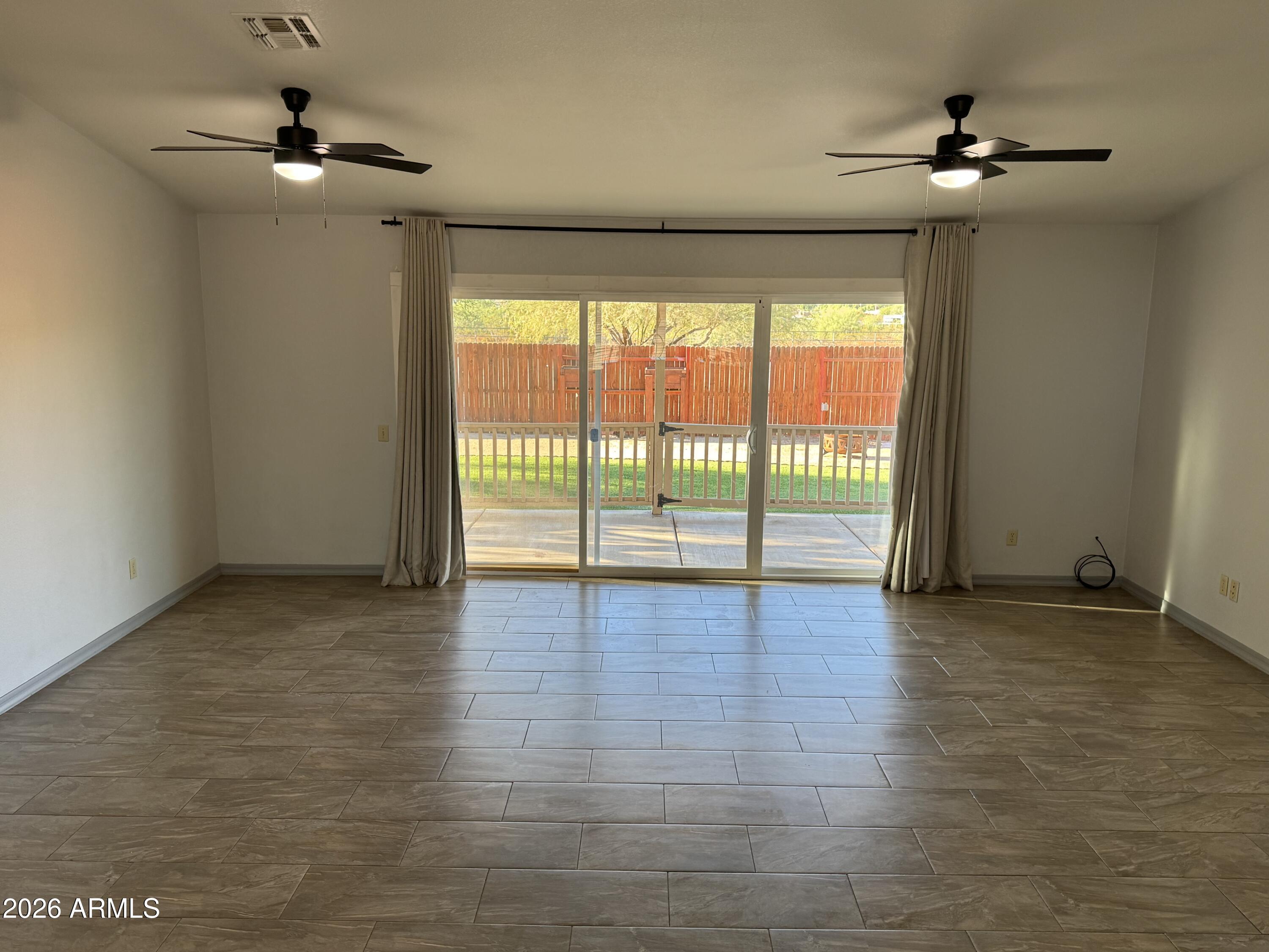 2707 West Irvine Road Phoenix, AZ 85086 - Photo 14 of 40 Greatroom_Irvine