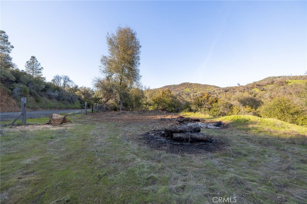 0 Highway 140 Mariposa, CA 95338 - Photo 31 of 51 a view of a dry yard with mountain