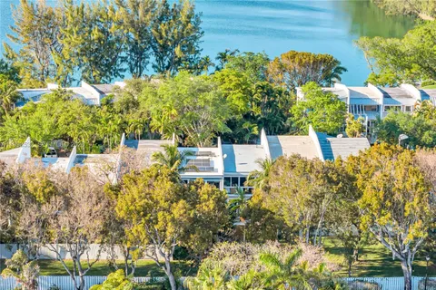 $925,000 | 7018 Southwest 53rd Lane, Miami, FL 33155