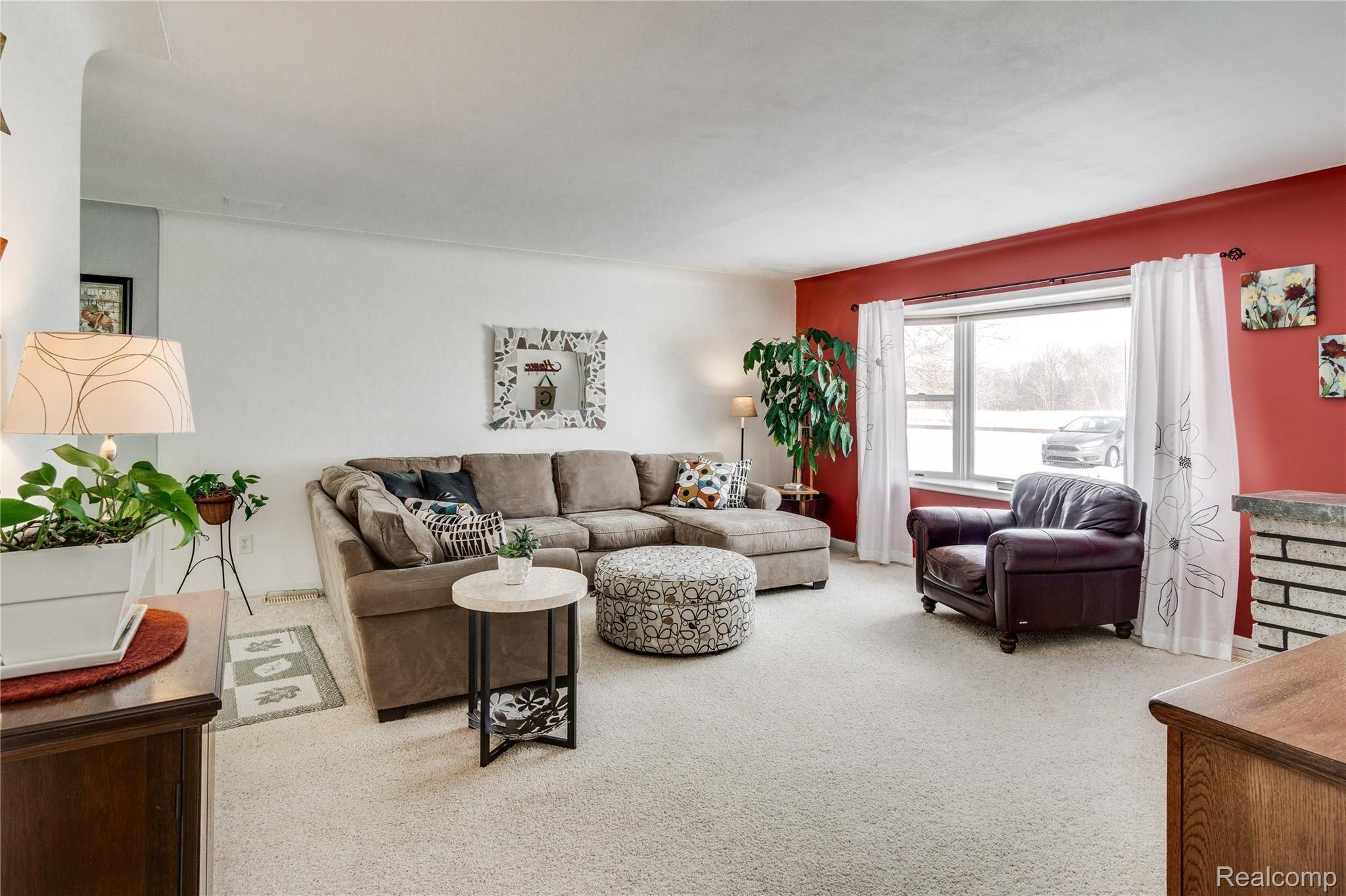 5419 Oak Grove Road Howell, MI 48855 - Photo 11 of 18 Interiors (18 of 28).jpg
