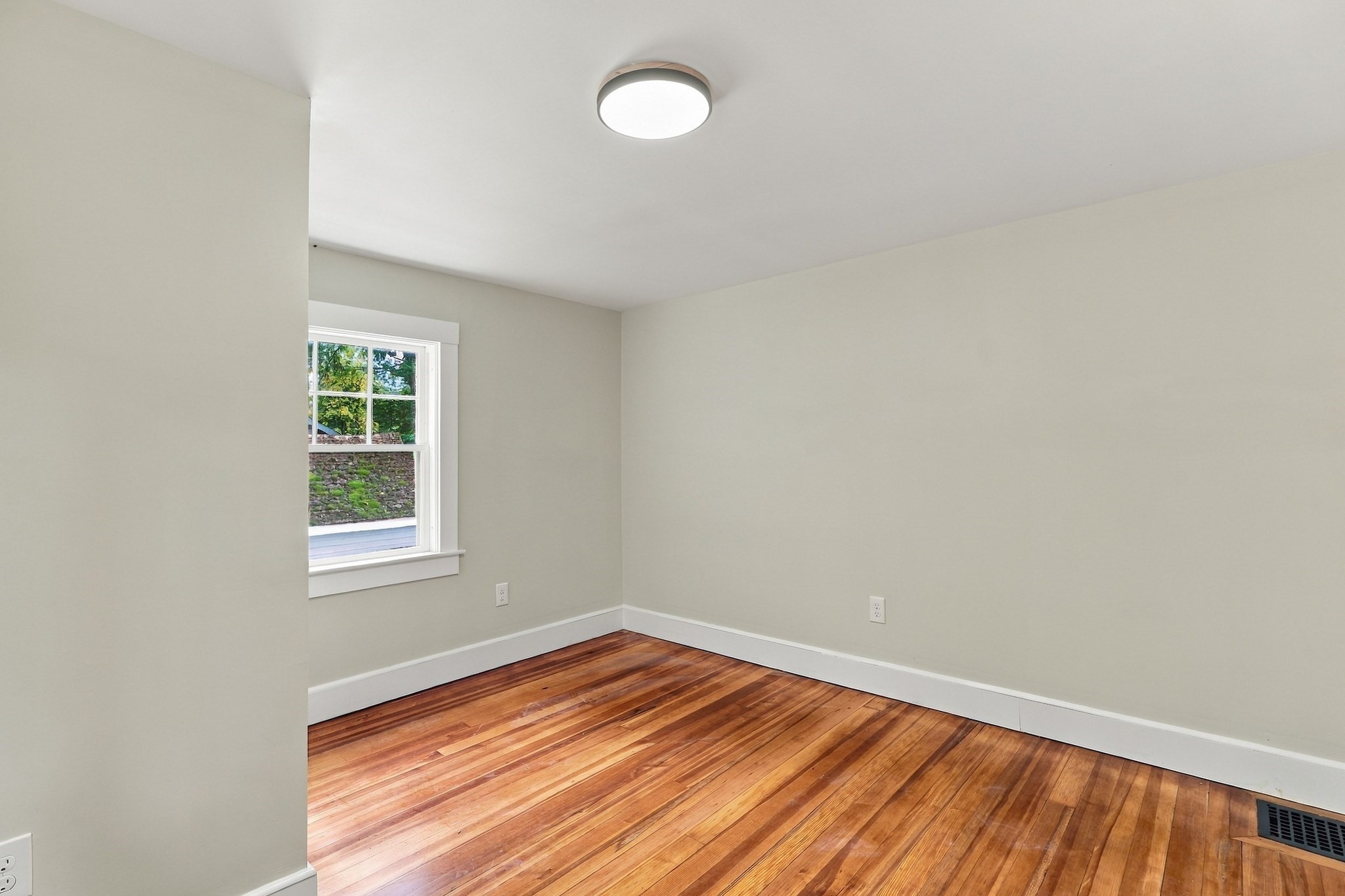 166 Cross Road Lunenburg, MA 01462 - Photo 15 of 33 Gallery Image 15