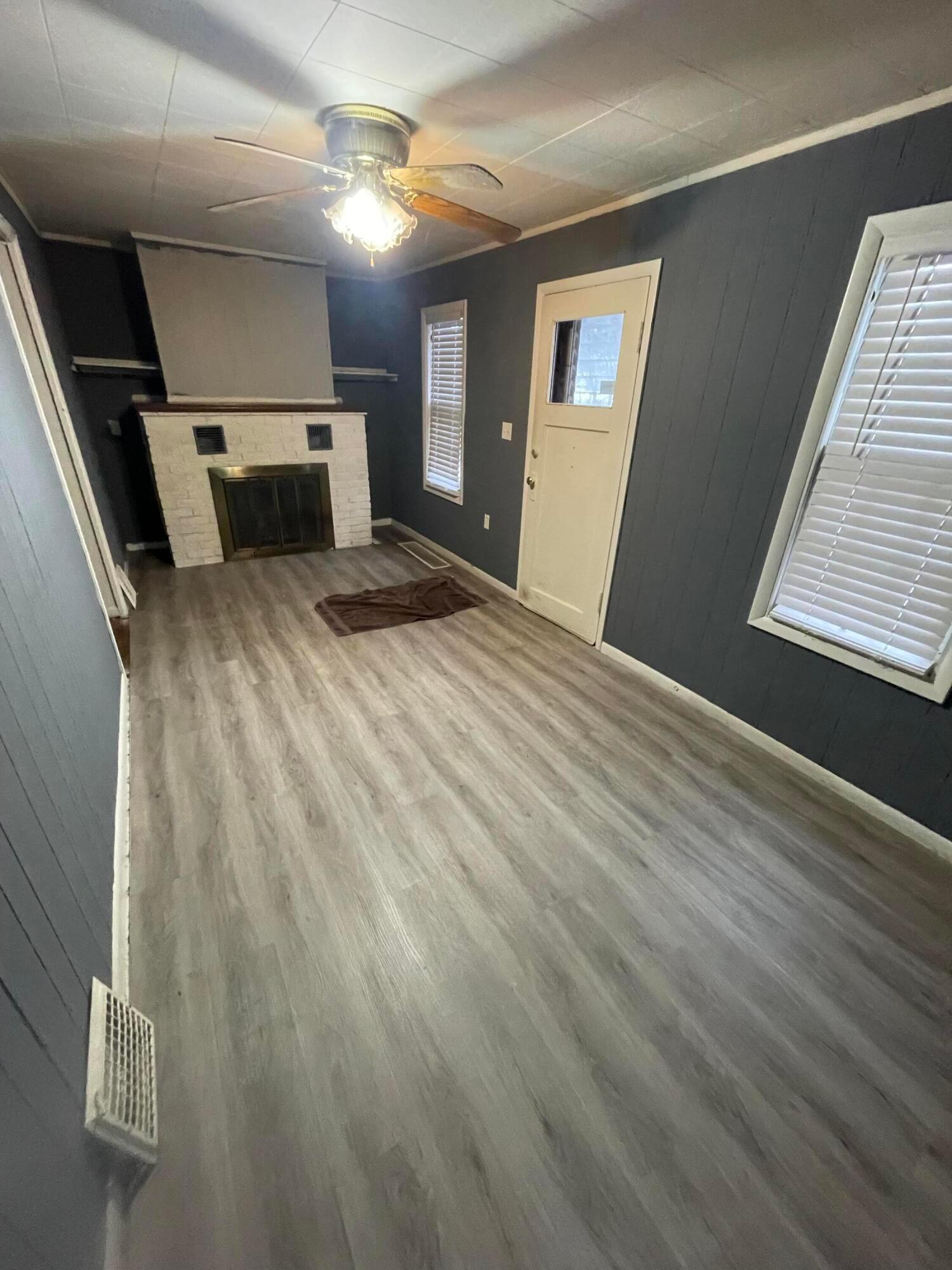 3531 Lockbourne Road Columbus, OH 43207 - Photo 3 of 13 IMG_5539