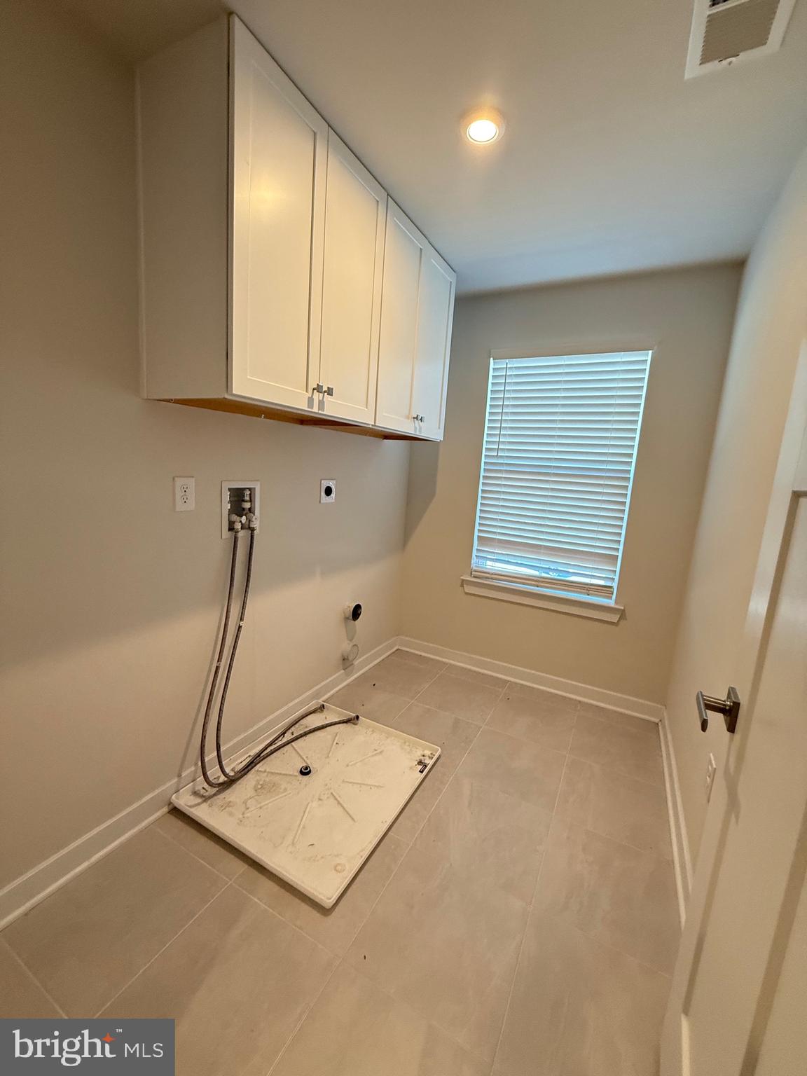 1045 Miles Court Cheltenham, PA 19012 - Photo 27 of 41