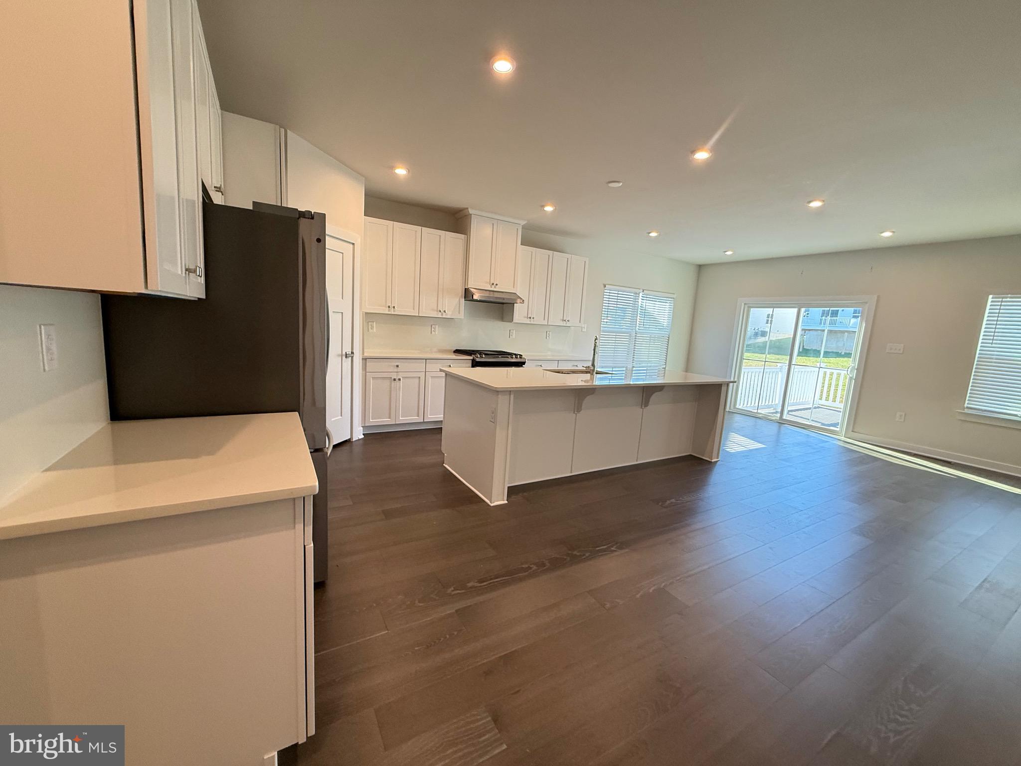 1045 Miles Court Cheltenham, PA 19012 - Photo 9 of 41