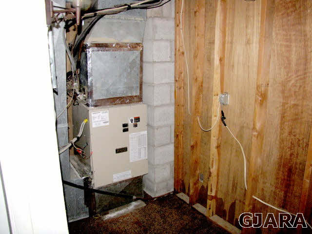 998 21 Road Grand Junction, CO 81505 - Photo 14 of 26 a bathroom with a sink and mirror