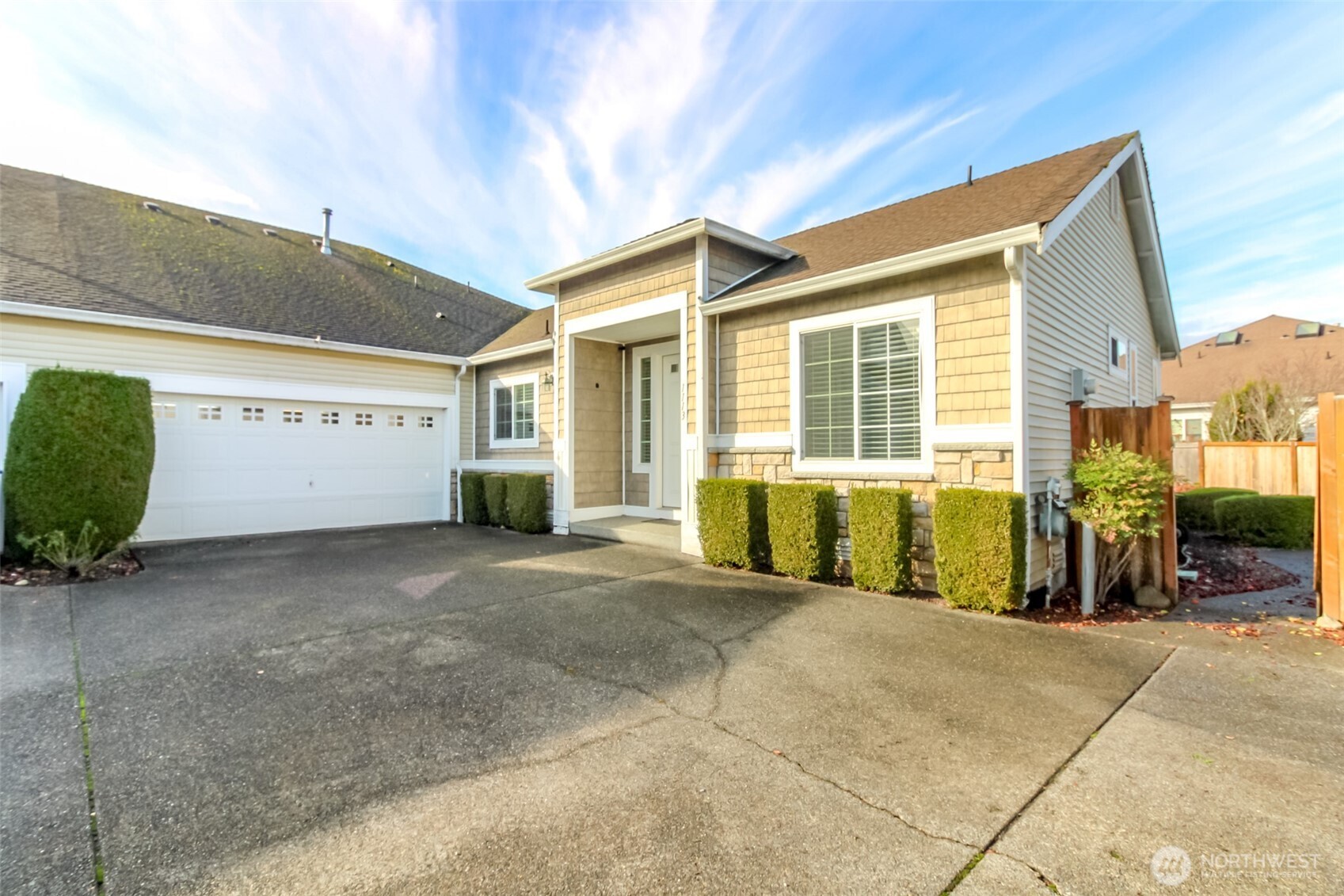 1113 O'Farrell Lane Northwest Orting, WA 98360 - Photo 3 of 36
