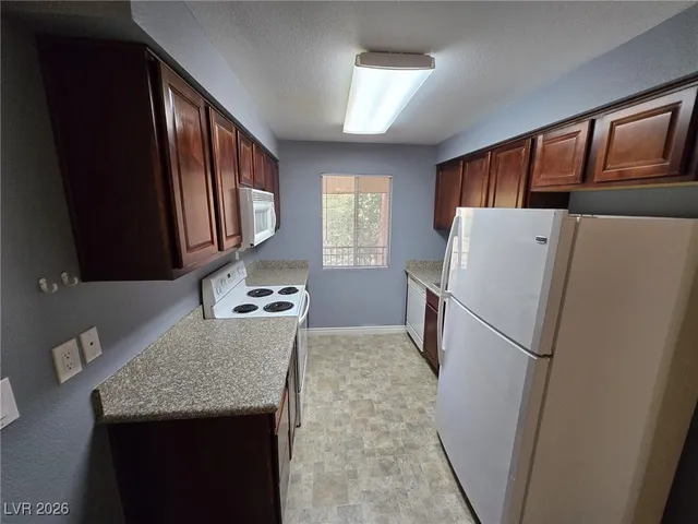 $1,098 | 5060 Indian River Drive, Unit 370, Las Vegas, NV 89103