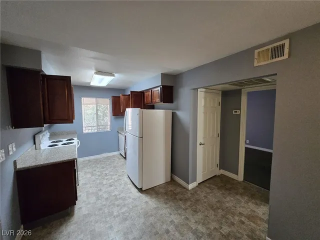 $1,098 | 5060 Indian River Drive, Unit 370, Las Vegas, NV 89103