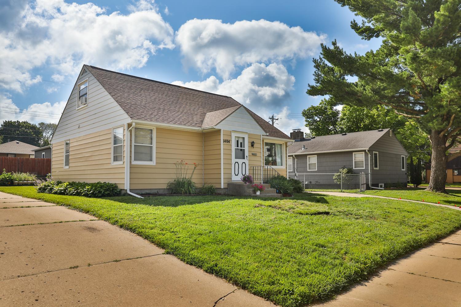 1404 10th Avenue Northeast Rochester, MN 55906 - Photo 1 of 1