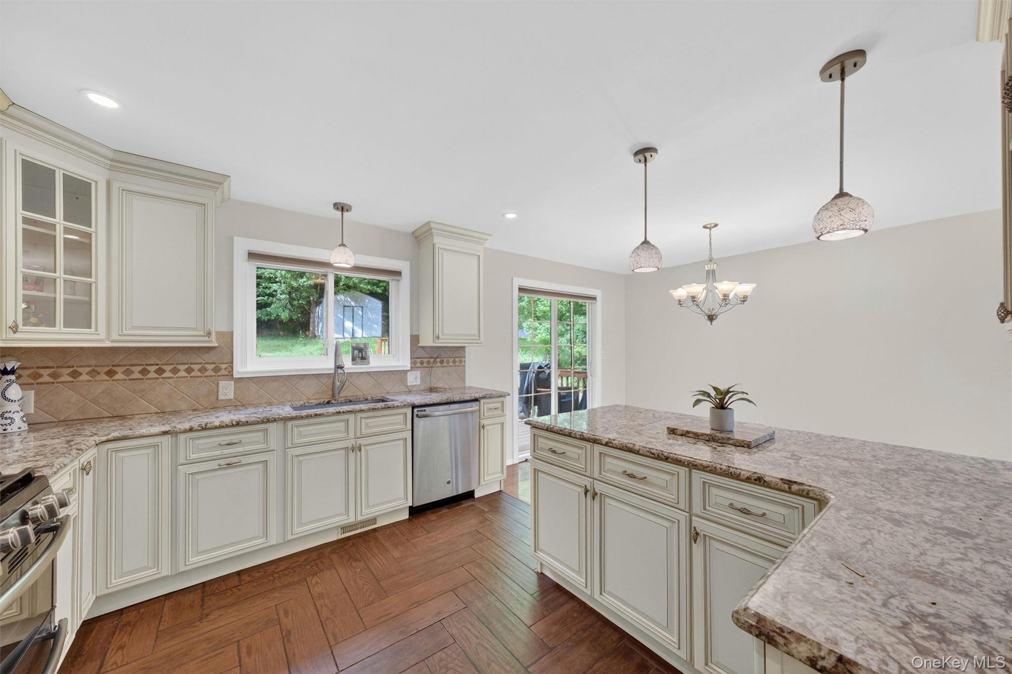 37 Surrey Road Chester, NY 10918 - Photo 13 of 38