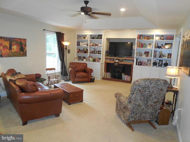 6213 Partlow Road Spotsylvania, VA 22551 - Photo 11 of 30 Living Room