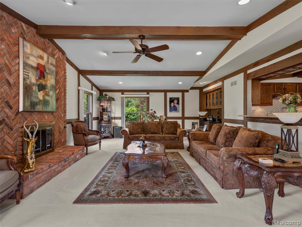 1732 Rapids Way Rochester Hills, MI 48309 - Photo 10 of 37
