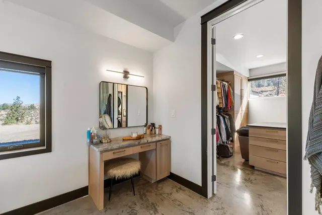 $1,500,000 | 29249 Rock Land Way East, Unit 29249 ROCK LAND WAY EAST, Seven Bays, WA 99122