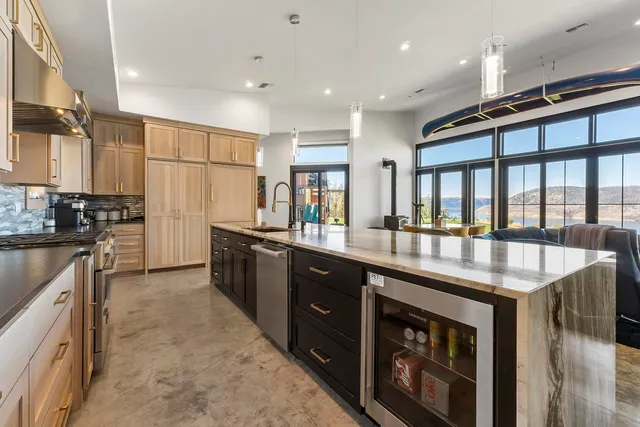 $1,500,000 | 29249 Rock Land Way East, Unit 29249 ROCK LAND WAY EAST, Seven Bays, WA 99122