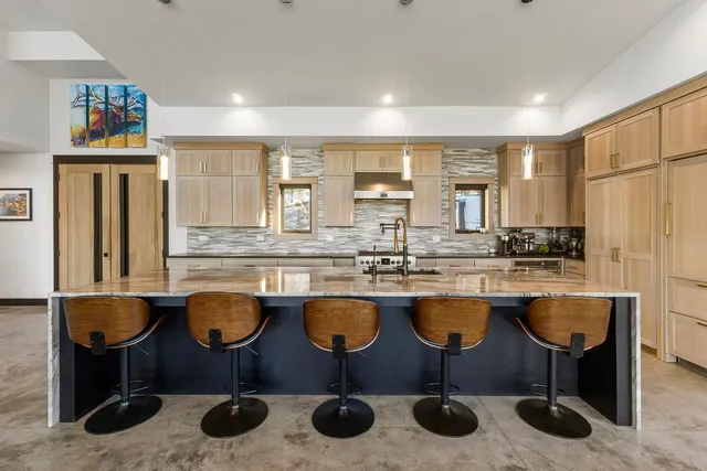 $1,500,000 | 29249 Rock Land Way East, Unit 29249 ROCK LAND WAY EAST, Seven Bays, WA 99122