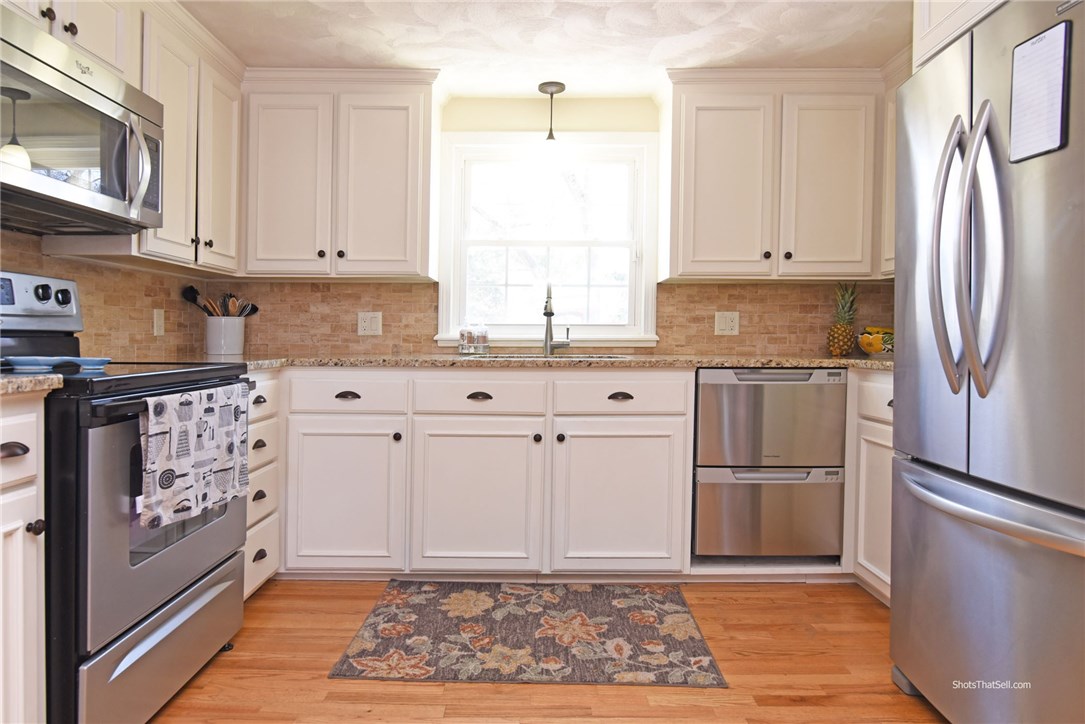142 Lansdowne Road Warwick, RI 02888 - Photo 18 of 36 Gallery Image 18