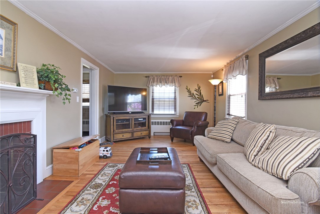 142 Lansdowne Road Warwick, RI 02888 - Photo 21 of 36 Gallery Image 21