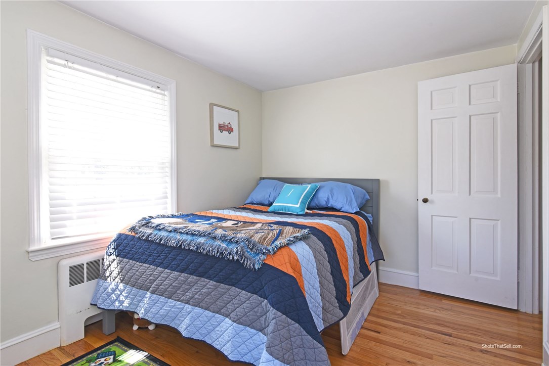 142 Lansdowne Road Warwick, RI 02888 - Photo 33 of 36 Gallery Image 33