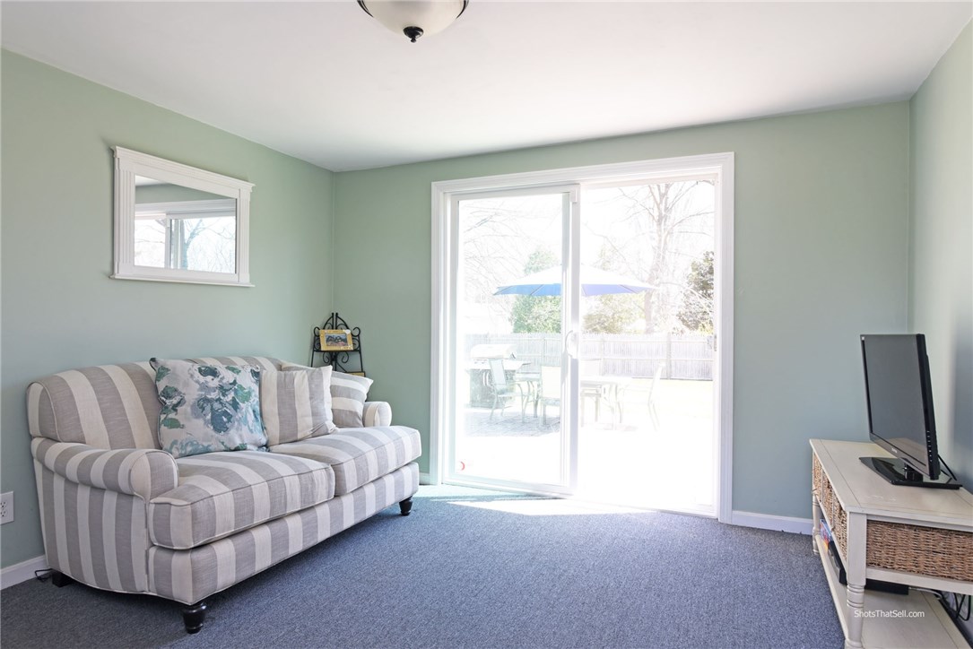142 Lansdowne Road Warwick, RI 02888 - Photo 10 of 36 Gallery Image 10