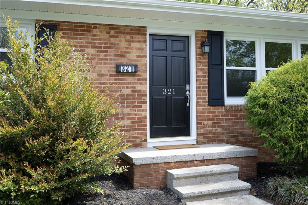 321 Clapp Street Graham, NC 27253 - Photo 3 of 34