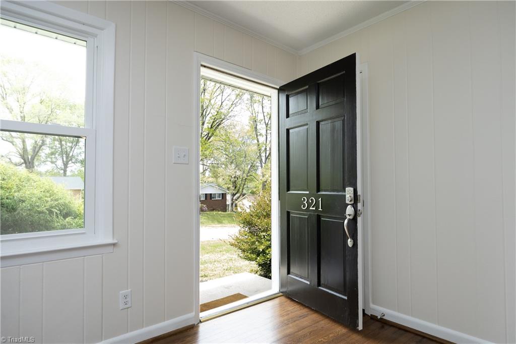 321 Clapp Street Graham, NC 27253 - Photo 4 of 34