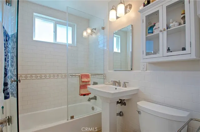 a view of a house with swimming pool and yard