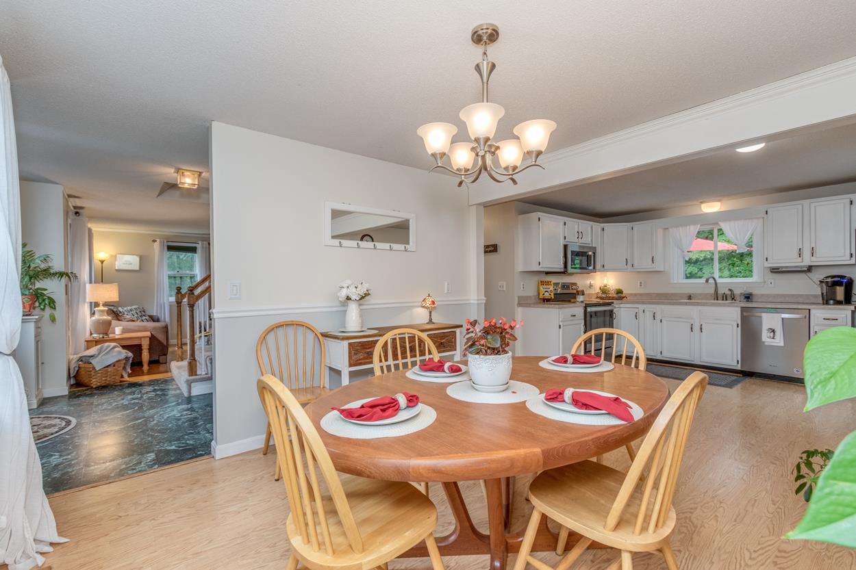 10 Greenwich Road Litchfield, NH 03052 - Photo 13 of 40