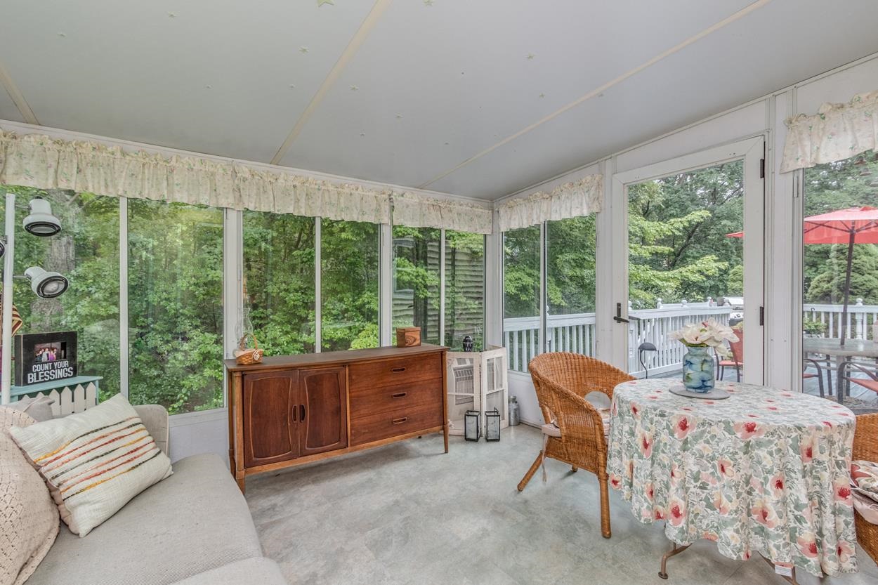 10 Greenwich Road Litchfield, NH 03052 - Photo 21 of 40