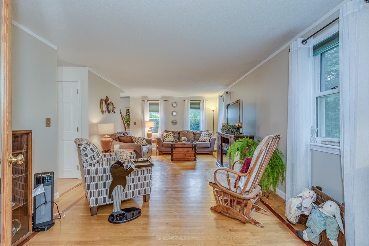 10 Greenwich Road Litchfield, NH 03052 - Photo 22 of 40