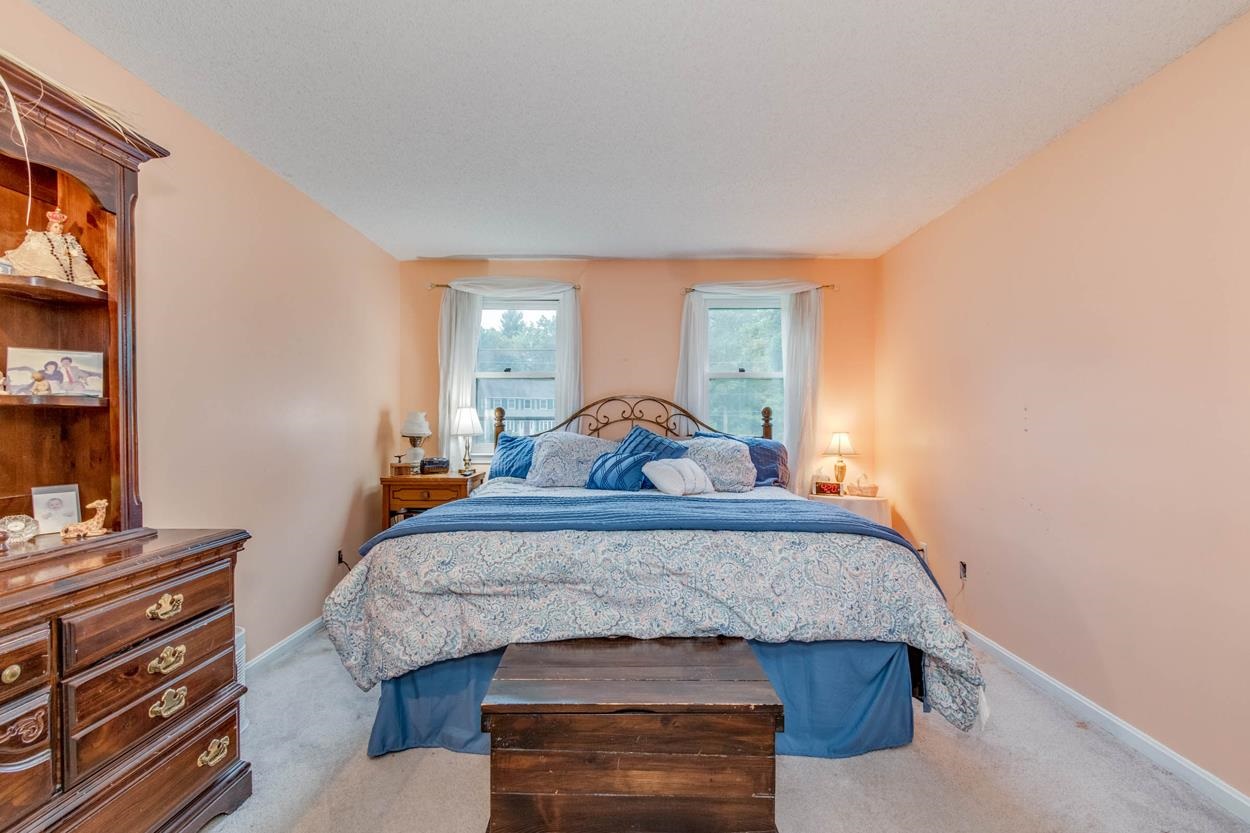 10 Greenwich Road Litchfield, NH 03052 - Photo 24 of 40