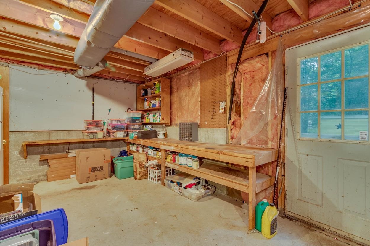 10 Greenwich Road Litchfield, NH 03052 - Photo 36 of 40