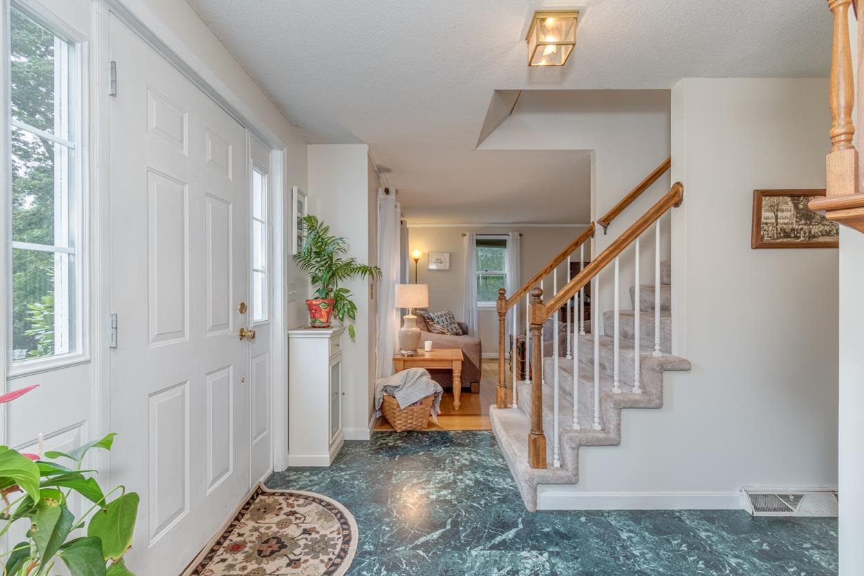 10 Greenwich Road Litchfield, NH 03052 - Photo 6 of 40