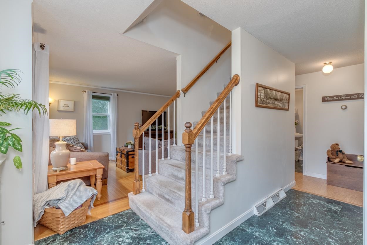 10 Greenwich Road Litchfield, NH 03052 - Photo 7 of 40