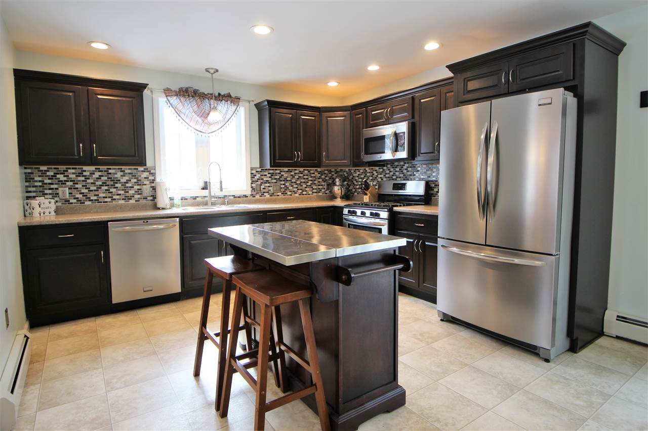 58 France Road Barrington, NH 03825 - Photo 3 of 40