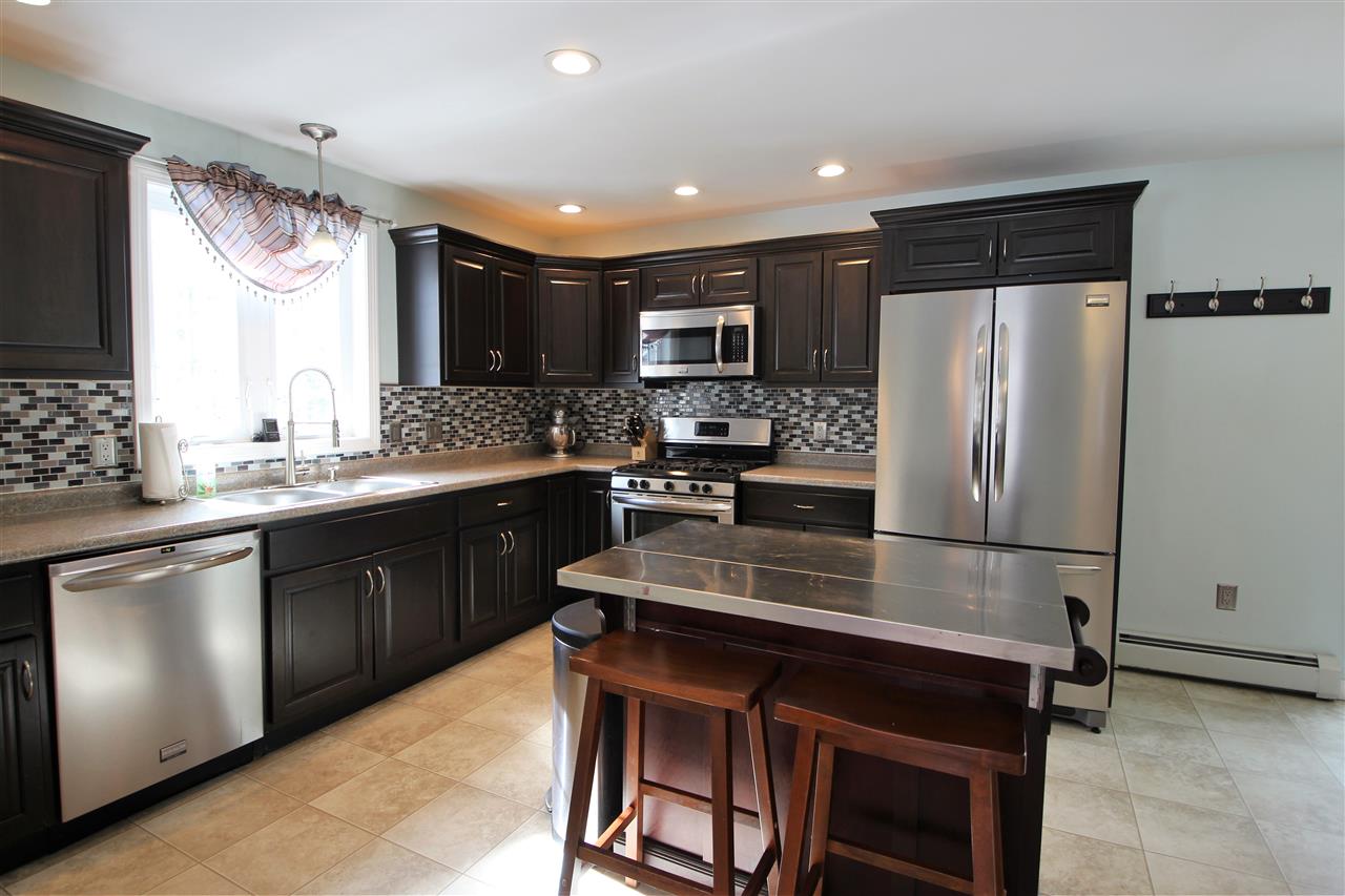 58 France Road Barrington, NH 03825 - Photo 4 of 40