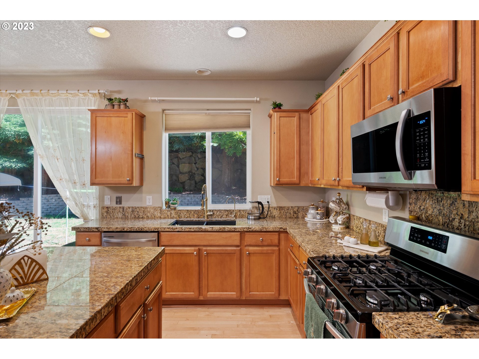 5653 Southwest Lee Street Tualatin, OR 97062 - Photo 17 of 42