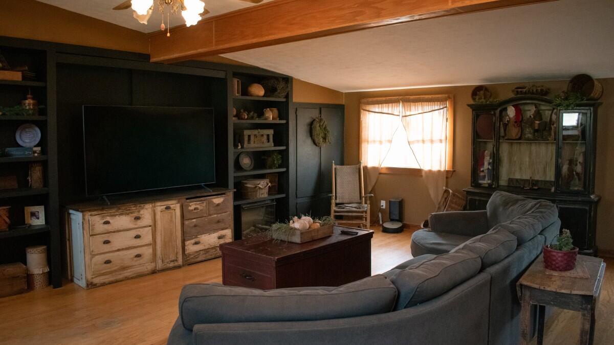 13 Colonial Street Waterville, ME 04901 - Photo 14 of 25 Living Room