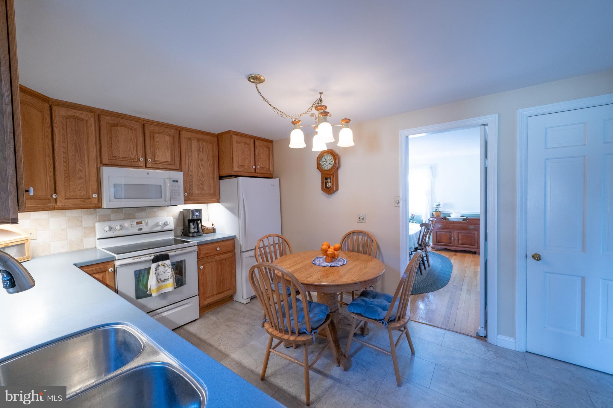 1848 Ridgelawn Avenue Bethlehem, PA 18018 - Photo 14 of 39