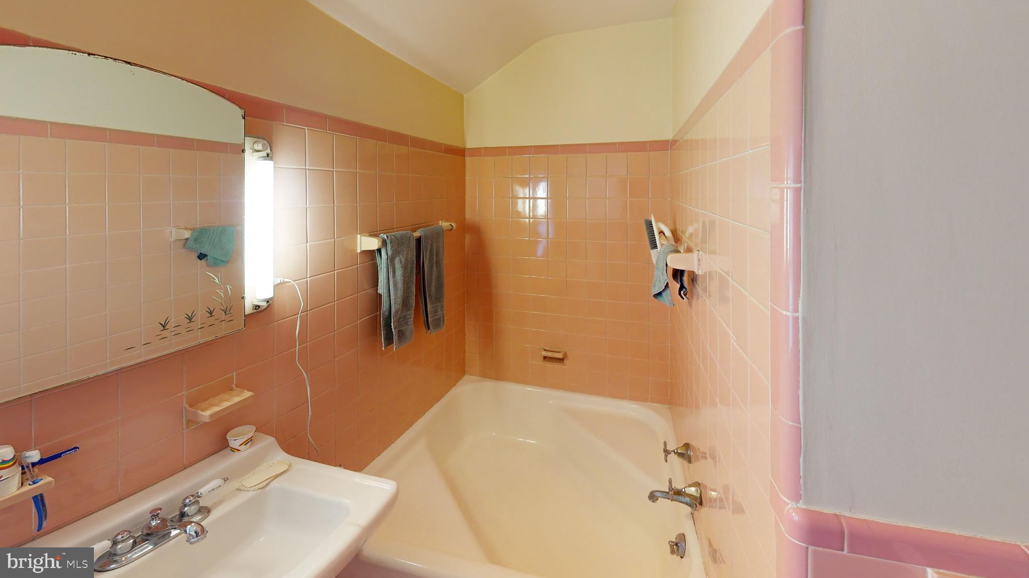 1848 Ridgelawn Avenue Bethlehem, PA 18018 - Photo 23 of 39