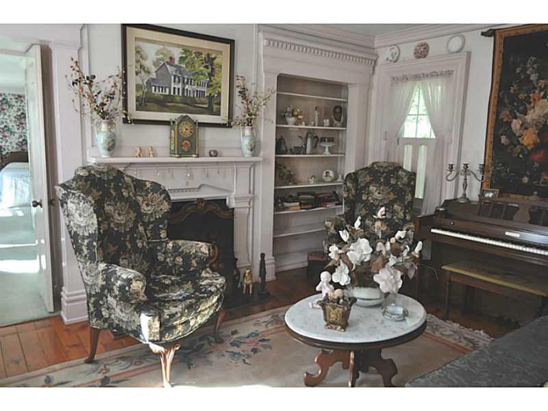 308 Ridge Lane Saxonburg, PA 16056 - Photo 10 of 17 Living Room.