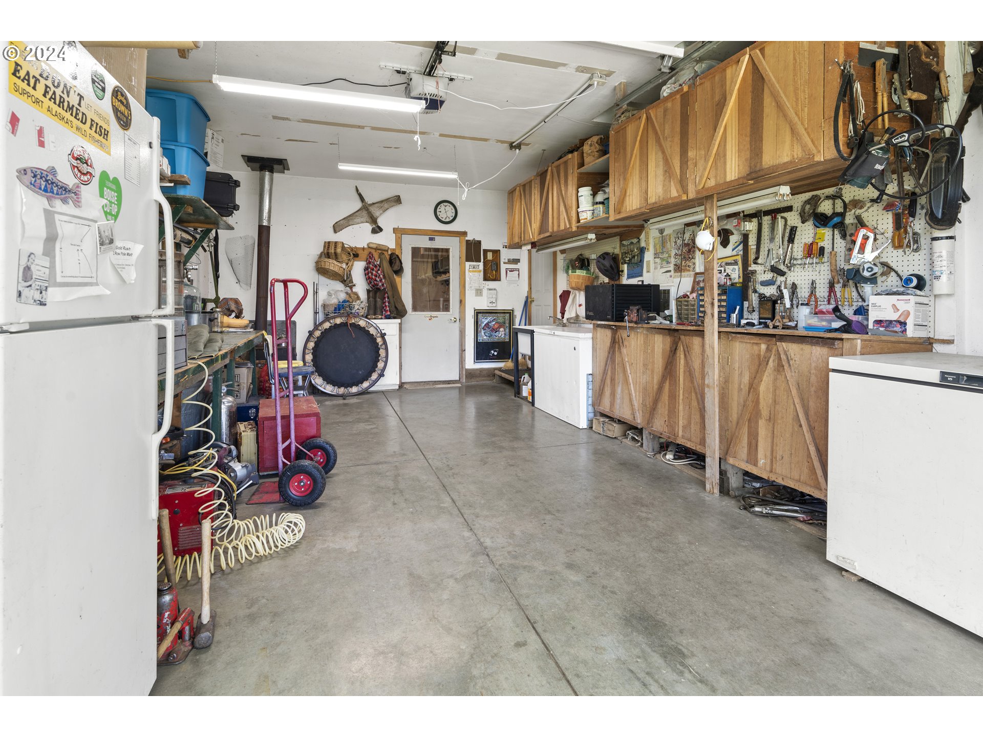 43479 Old Foothill Road Richland, OR 97870 - Photo 19 of 44 a view of a room with gym equipment