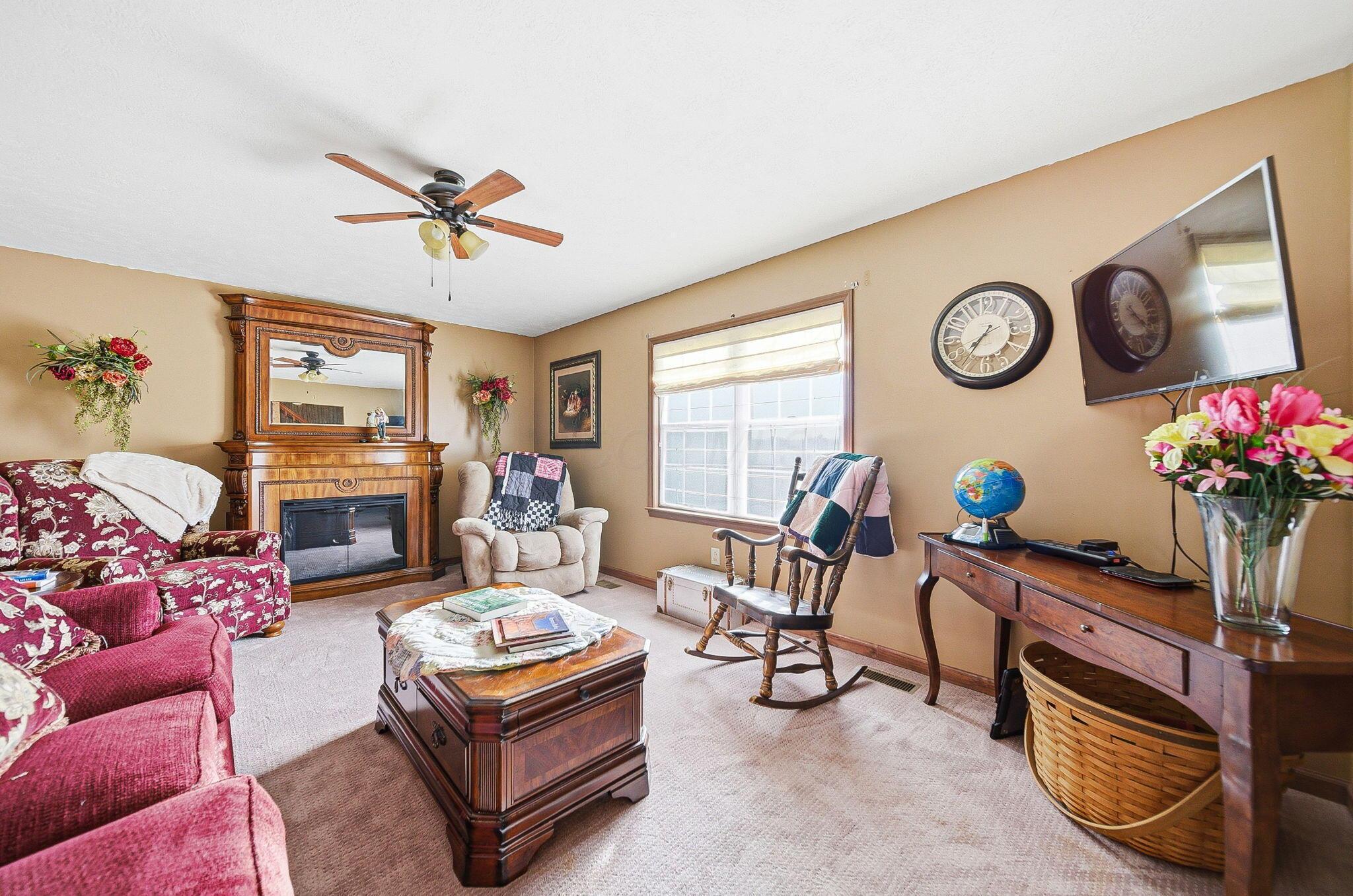 1040 Straight Creek Road Waverly, OH 45690 - Photo 29 of 113 Living Room