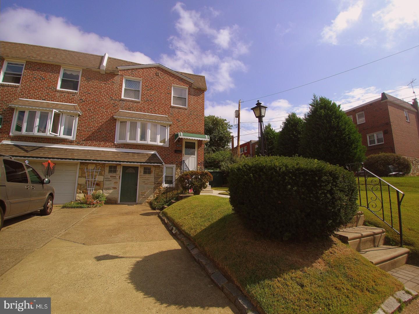 3609 Newberry Road Philadelphia, PA 19154 - Photo 3 of 25 Gallery Image 3