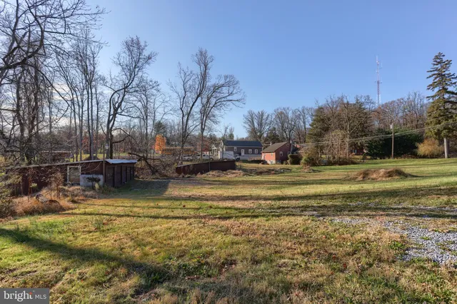 $325,000 | 433 Sheep Hill Road, Newmanstown, PA 17073