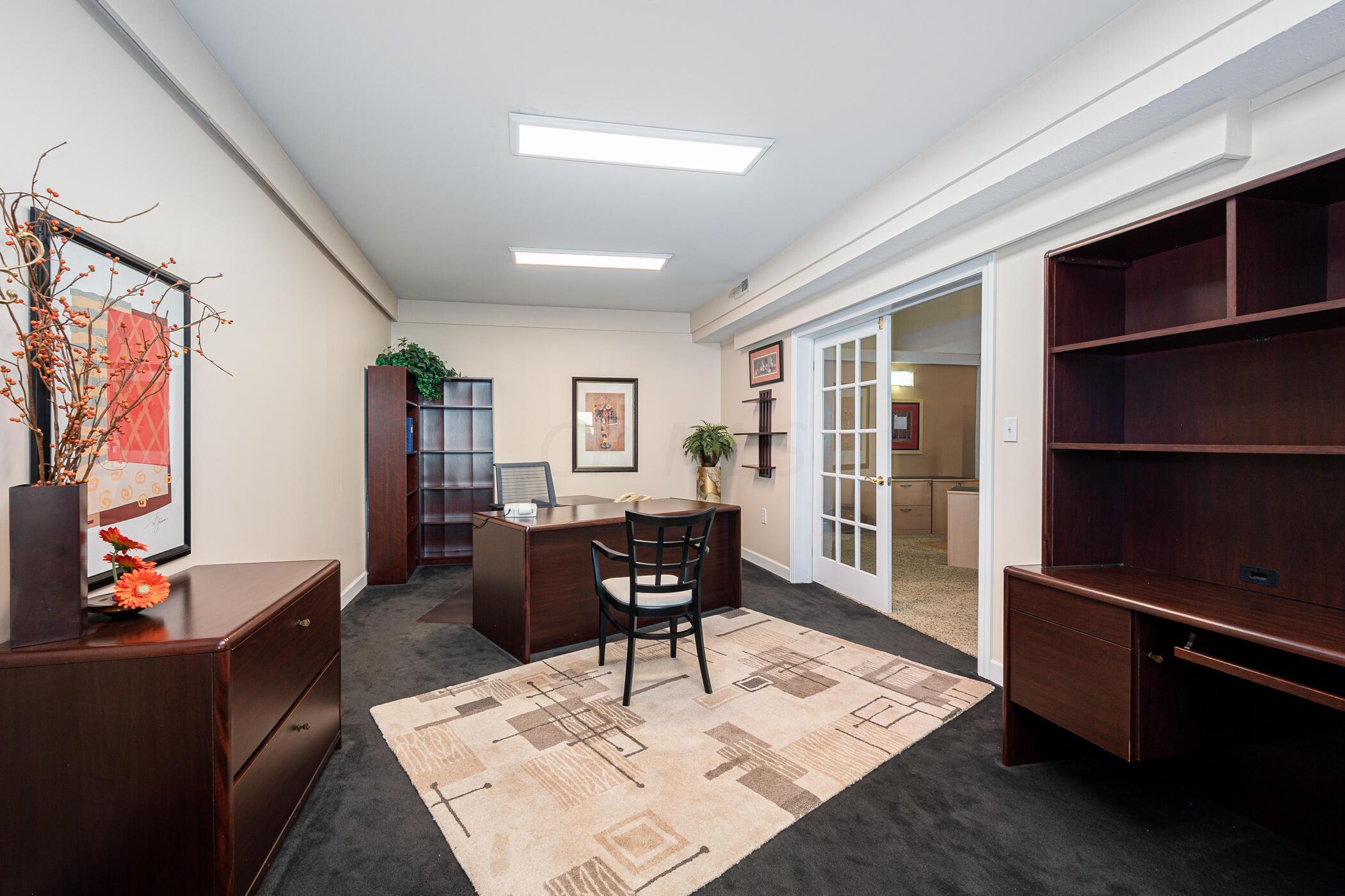 4924 Reed Road, Unit A Columbus, OH 43220 - Photo 12 of 31 Stunning!