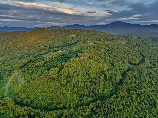 $675,000 | 0 Ledgewood Drive, Unit 9 8, Bethlehem, NH 03574