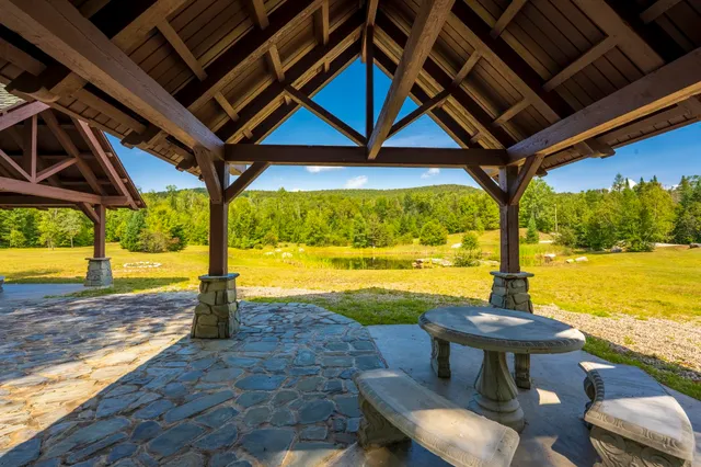 $675,000 | 0 Ledgewood Drive, Unit 9 8, Bethlehem, NH 03574