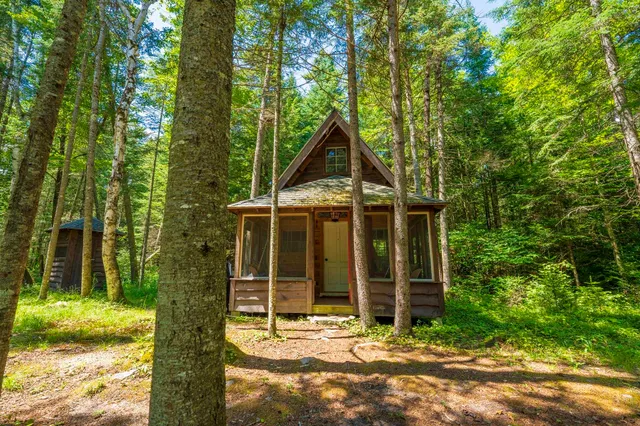 $675,000 | 0 Ledgewood Drive, Unit 9 8, Bethlehem, NH 03574