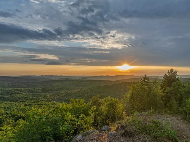 $675,000 | 0 Ledgewood Drive, Unit 9 8, Bethlehem, NH 03574